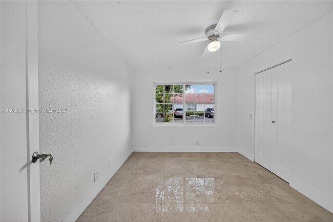 Building Photo - 1545 Springside Dr