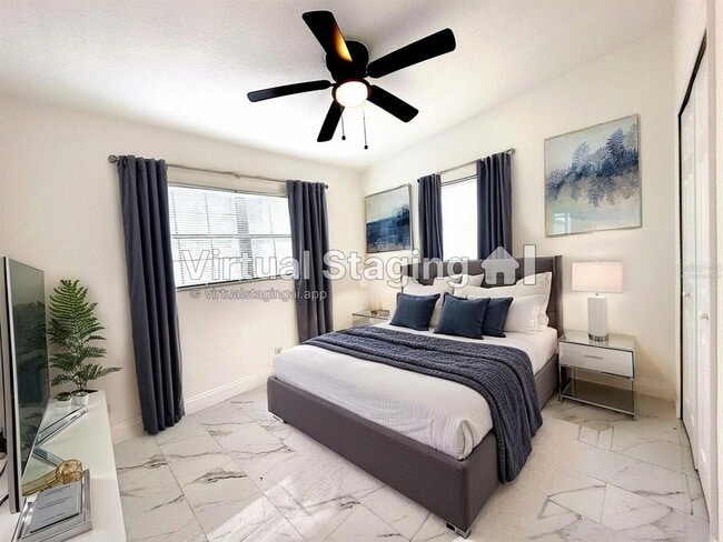 Building Photo - 2511 Drake Dr