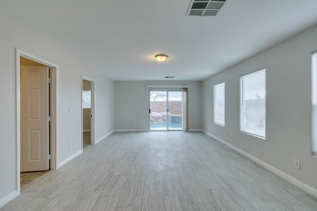 Building Photo - Beautiful Split-Level Home on Corner Lot with Pool and Spa!