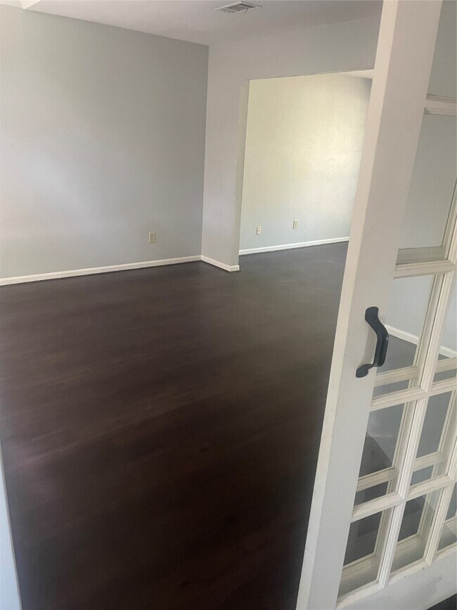 Building Photo - 43 N Pathfinders Cir