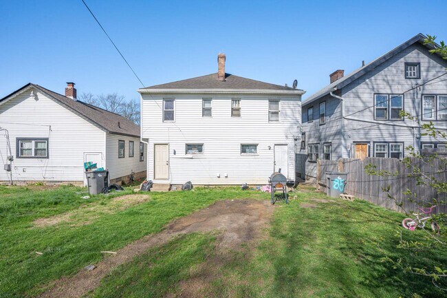 Building Photo - 85 N Ewing St
