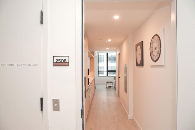 Building Photo - 225 N Miami Ave