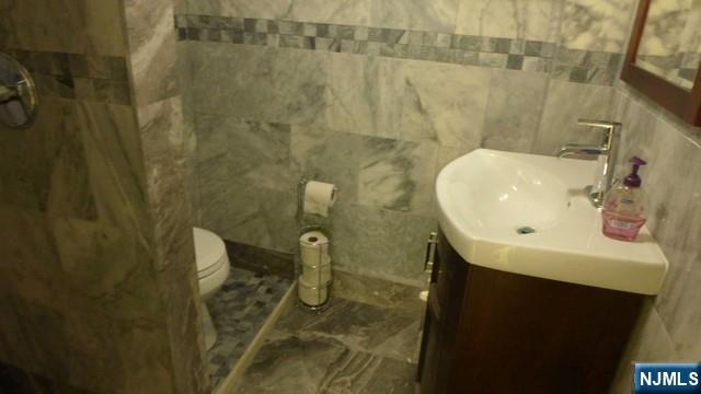 Building Photo - 469 Westview Ave