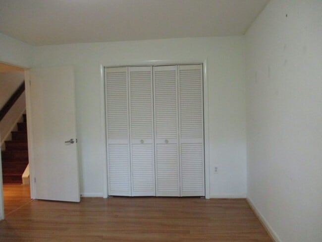 Building Photo - 5 BR Near Ft. Belvoir and Historic Mt. Vernon