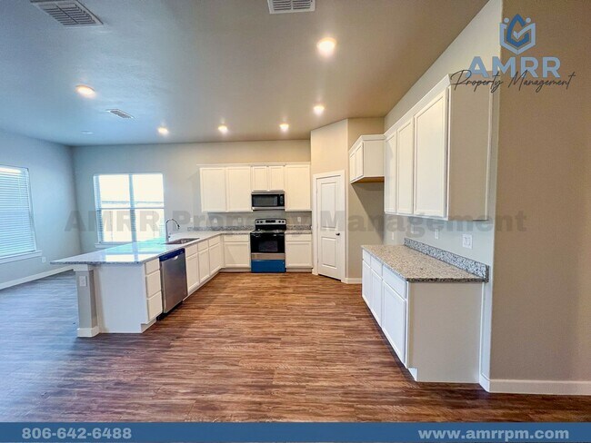 Building Photo - Beautiful 4 Bedroom Home