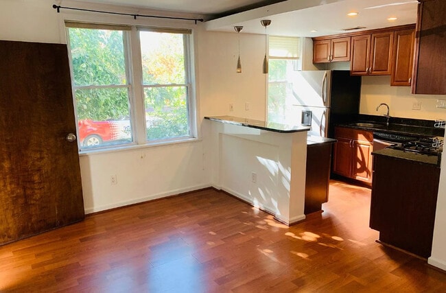 Building Photo - 1364 Constitution Ave NE