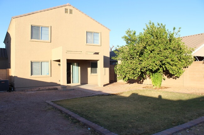 Building Photo - 10817 W Taft St