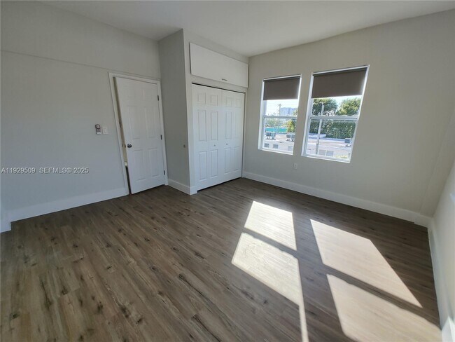 Building Photo - 1629 SW 6th St