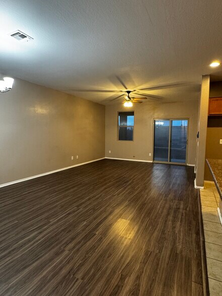 Building Photo - 7136 W Palo Verde Dr