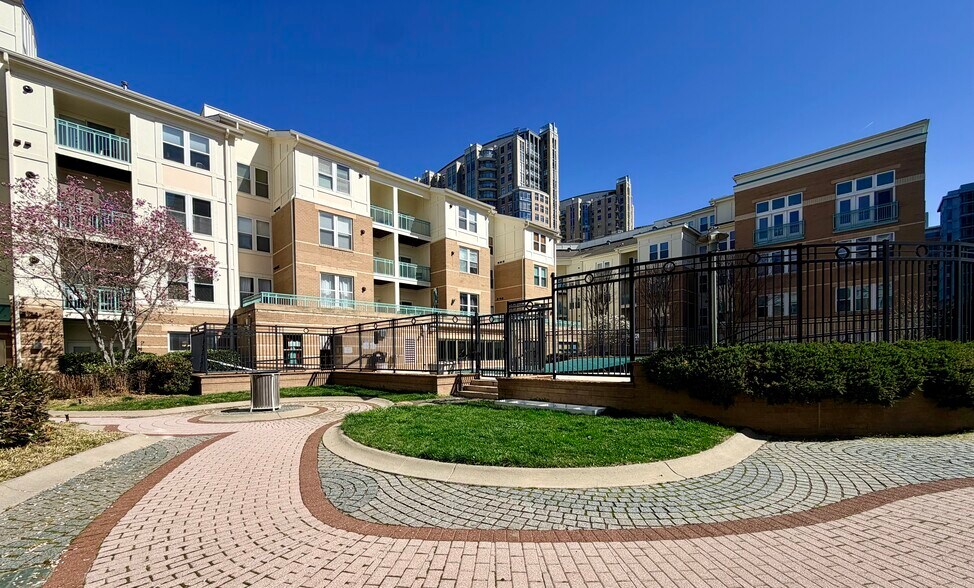 Building Photo - 12001 Market St