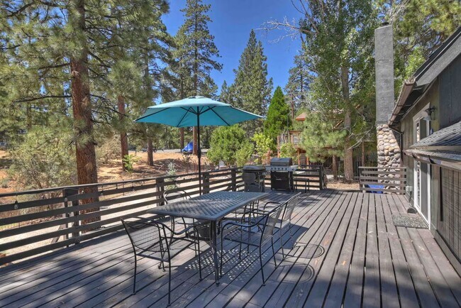 Building Photo - 1126 Sugarpine Rd