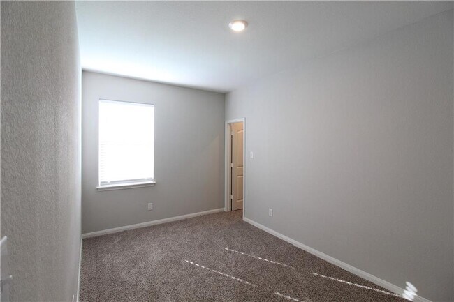 Building Photo - 509 Washington Dr