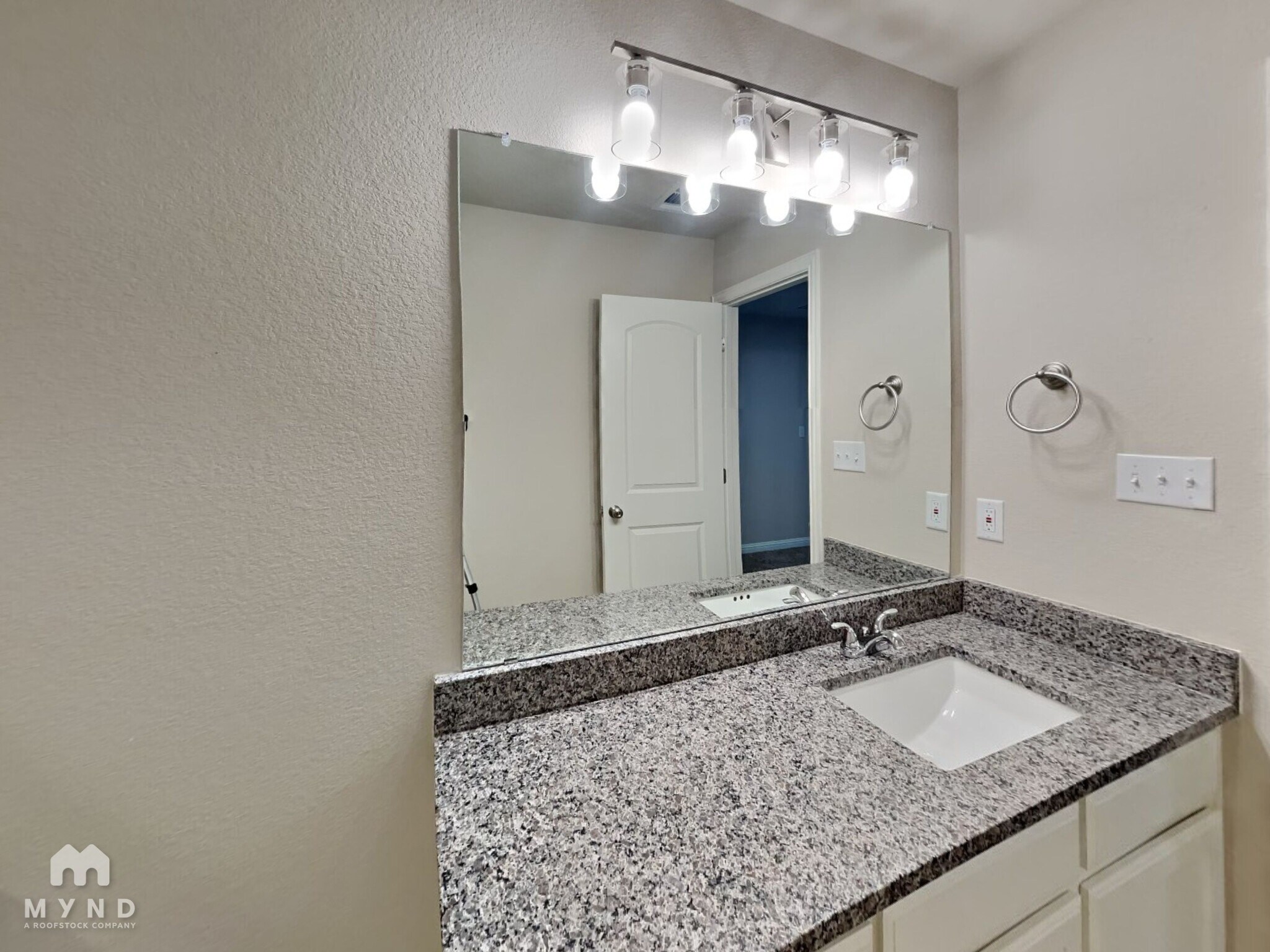 Building Photo - 724 Rolling Terrace Cir