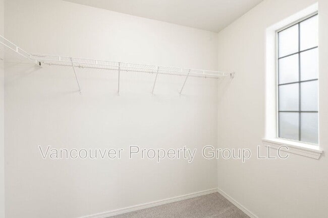 Building Photo - 2713 NE 87th Ave