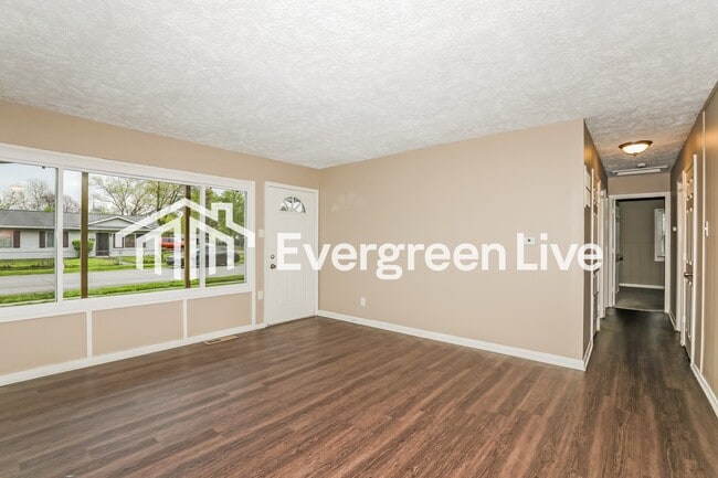 Building Photo - 3202 Donald Ave