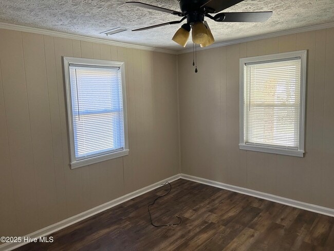 Building Photo - 178 Rosalyn Rd