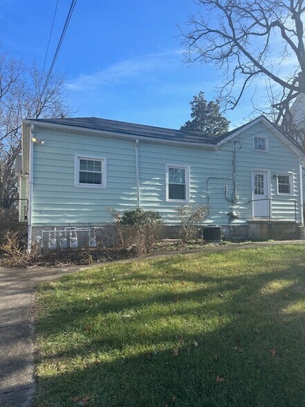 Primary Photo - 215 S Main St