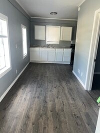 Building Photo - 509 E Kenedy Ave