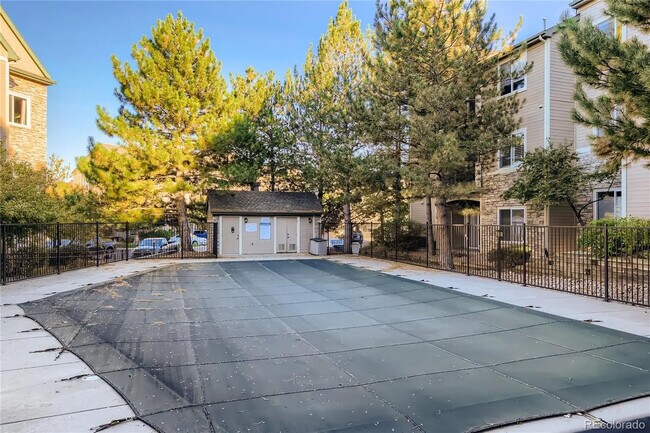 Building Photo - 7415 S Alkire St