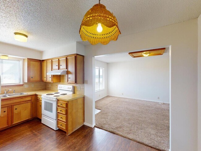 Building Photo - 408 SE 6th St