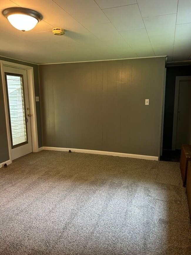 Building Photo - 25 N Washington St