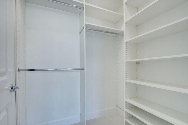 Building Photo - 12832 Veneto Springs Dr