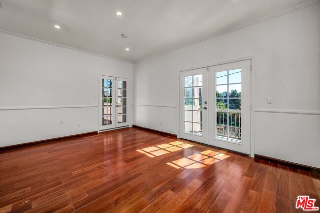 Building Photo - 10810 Rochester Ave