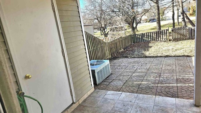 Building Photo - 37 Anderson Ct