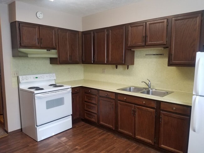 Building Photo - *LEASE TAKEOVER* 1 Bed, 1 Bath condo in Park Place Apartments