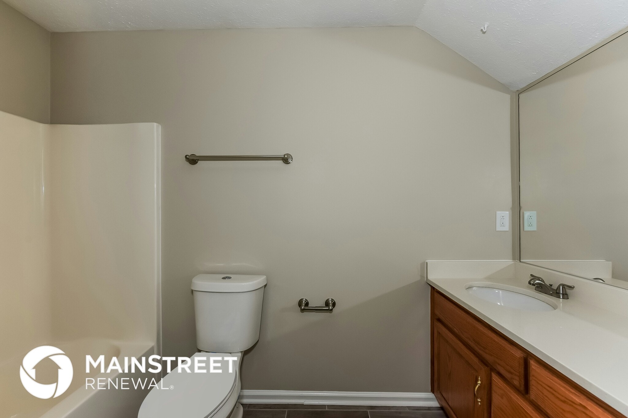 Building Photo - 102 Bentree Ct