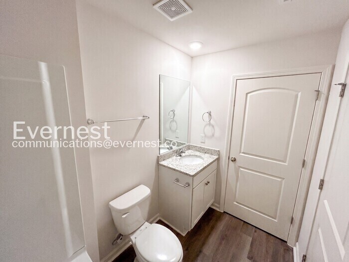 Building Photo - 209 Maple Spring Trl