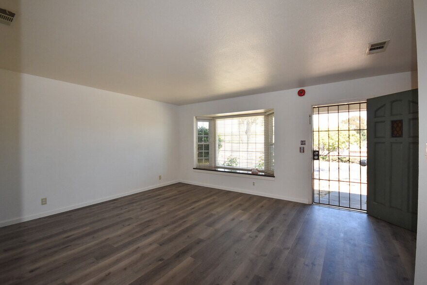 Building Photo - 1098 Sereno Dr