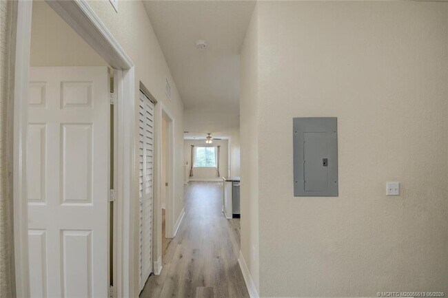 Building Photo - 44 SE Sedona Cir