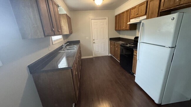 Building Photo - 457 Hickory Ridge Dr