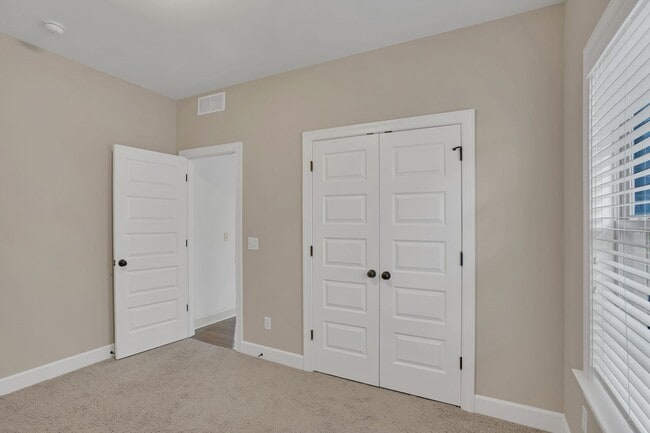 Building Photo - Rosemary Gate Townhome For Rent