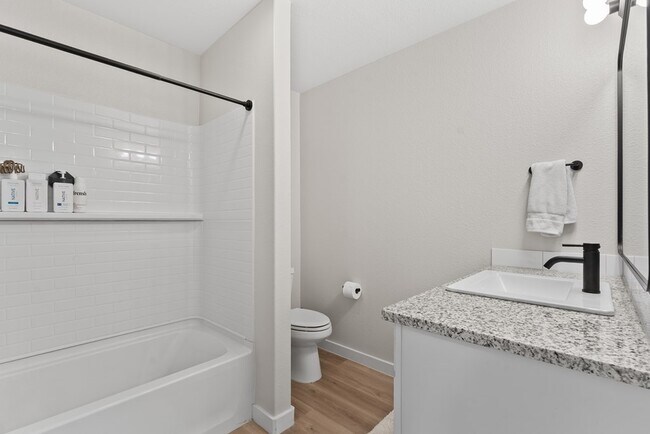 Building Photo - 401 Farmstead Ln