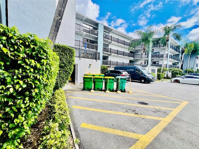 Building Photo - 1021 Mockingbird Ln