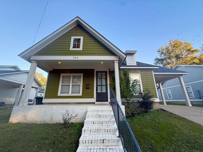 Building Photo - 4 bed, 2 baths near U of M  built 2020