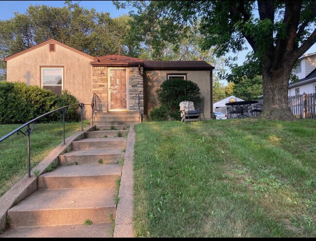 Primary Photo - 5639 Penn Ave S