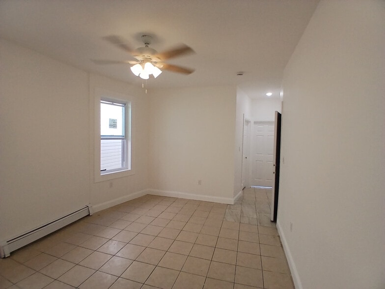 Primary Photo - 66 Linden Ave