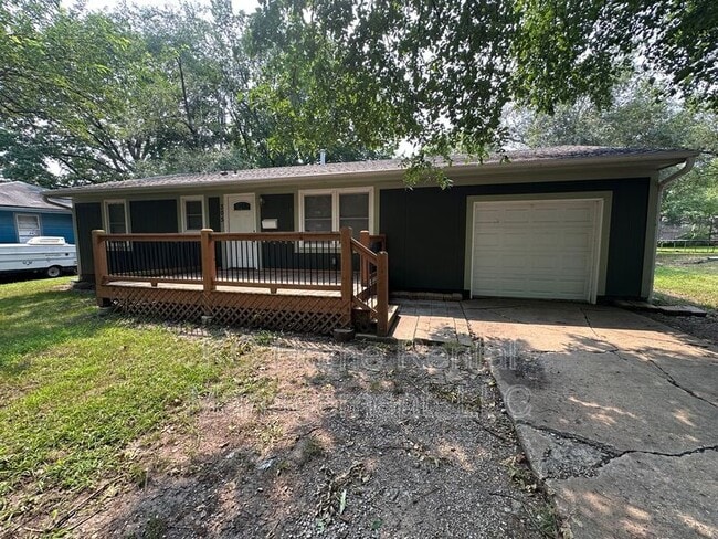 Primary Photo - 305 N Logan St