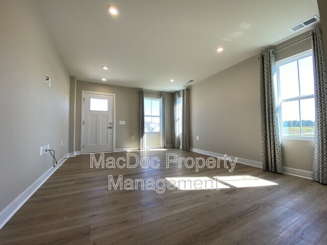 Building Photo - 18422 Centennial Cir