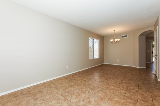 Building Photo - 9309 E Oro Ave