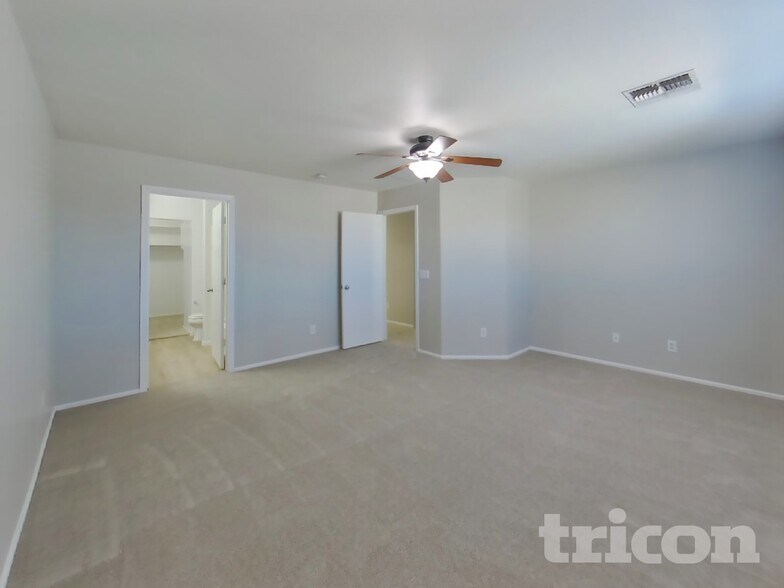 Building Photo - 37593 N Dena Dr