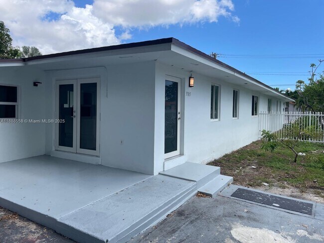Building Photo - 3301 NW 11th St