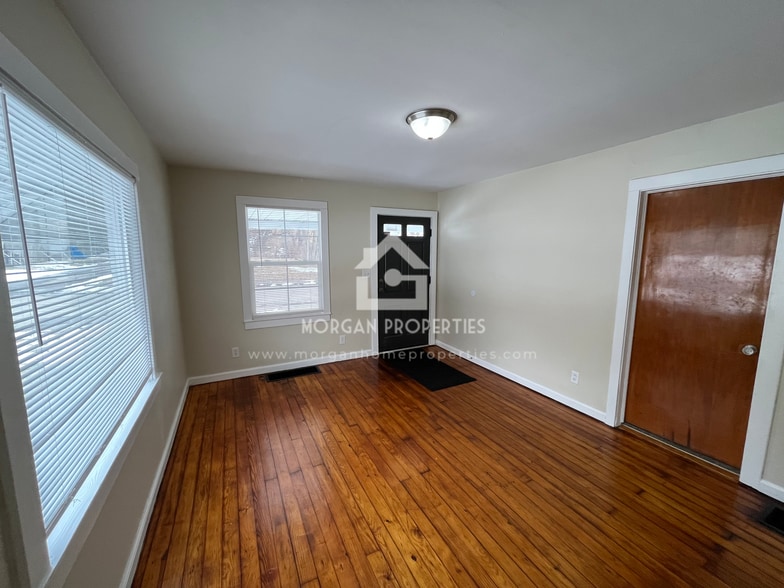 Building Photo - 1229 W 13th St