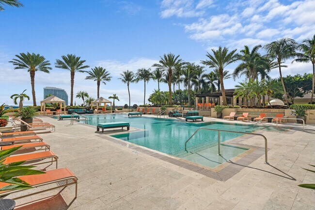 Building Photo - 550 Okeechobee Blvd