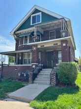 Building Photo - 4915 Maplewood Ave