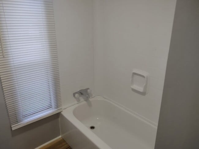 Building Photo - 3 BDRM - 1.5 BA SINGLEWIDE MOBILE-  INSIDE...