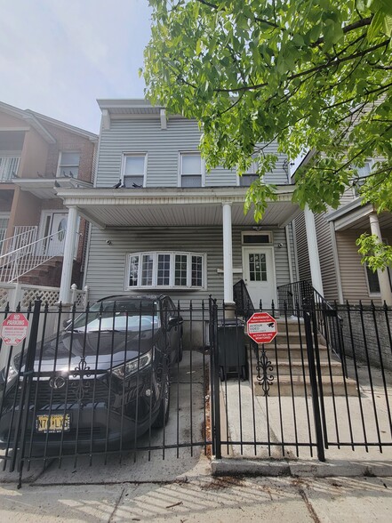 Building Photo - 415 66th St